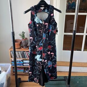 SUNO NWT Floral Dress with Pleats and Zip Front